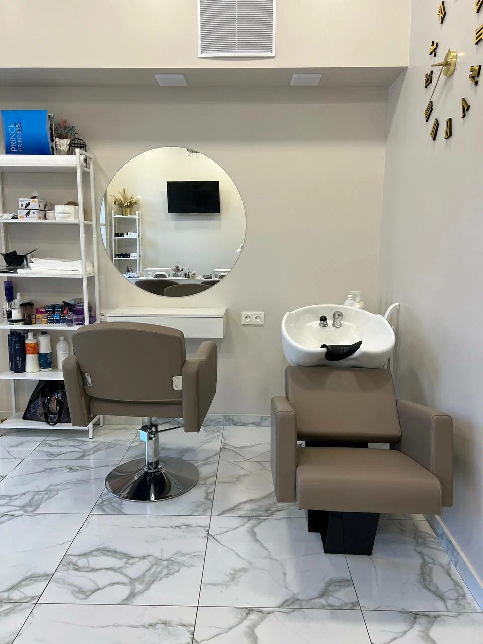 Интерьер салона LiLi 3